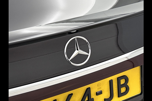 Mercedes-Benz E-Klasse 400 e 4MATIC AMG Line Panoramadak, hyperscreen, head up display, multispaaks Inclusief 24 maanden MB Certified garantie voor Europa.