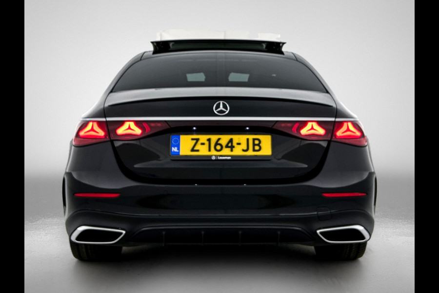 Mercedes-Benz E-Klasse 400 e 4MATIC AMG Line Panoramadak, hyperscreen, head up display, multispaaks Inclusief 24 maanden MB Certified garantie voor Europa.
