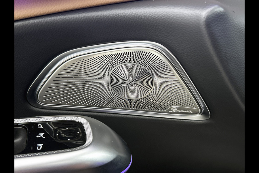 Mercedes-Benz E-Klasse 400 e 4MATIC AMG Line Panoramadak, hyperscreen, head up display, multispaaks Inclusief 24 maanden MB Certified garantie voor Europa.