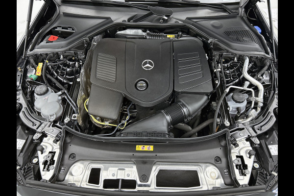 Mercedes-Benz E-Klasse 400 e 4MATIC AMG Line Panoramadak, hyperscreen, head up display, multispaaks Inclusief 24 maanden MB Certified garantie voor Europa.