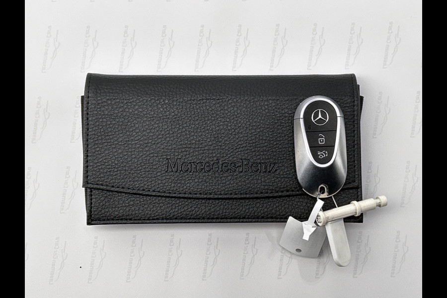 Mercedes-Benz E-Klasse 400 e 4MATIC AMG Line Panoramadak, hyperscreen, head up display, multispaaks Inclusief 24 maanden MB Certified garantie voor Europa.