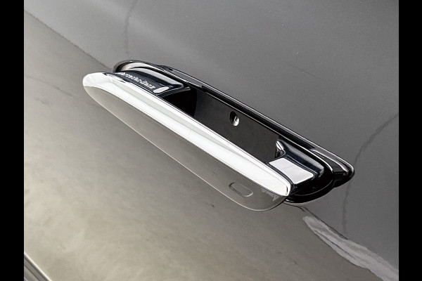 Mercedes-Benz E-Klasse 400 e 4MATIC AMG Line Panoramadak, hyperscreen, head up display, multispaaks Inclusief 24 maanden MB Certified garantie voor Europa.