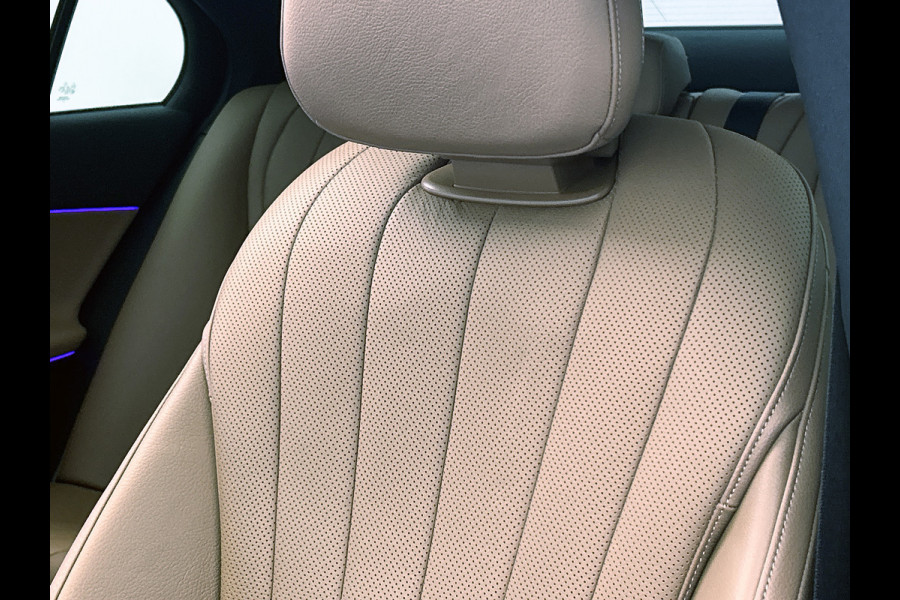 Mercedes-Benz E-Klasse 400 e 4MATIC AMG Line Panoramadak, hyperscreen, head up display, multispaaks Inclusief 24 maanden MB Certified garantie voor Europa.