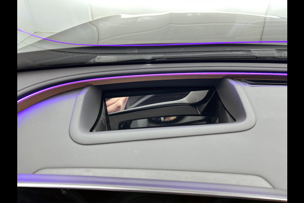 Mercedes-Benz E-Klasse 400 e 4MATIC AMG Line Panoramadak, hyperscreen, head up display, multispaaks Inclusief 24 maanden MB Certified garantie voor Europa.