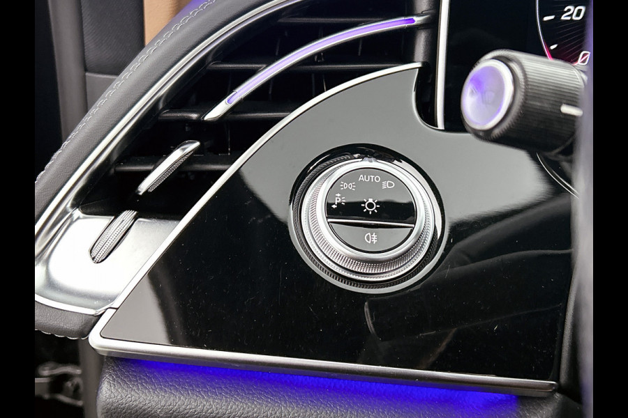 Mercedes-Benz E-Klasse 400 e 4MATIC AMG Line Panoramadak, hyperscreen, head up display, multispaaks Inclusief 24 maanden MB Certified garantie voor Europa.
