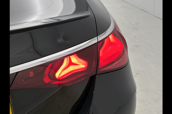Mercedes-Benz E-Klasse 400 e 4MATIC AMG Line Panoramadak, hyperscreen, head up display, multispaaks Inclusief 24 maanden MB Certified garantie voor Europa.