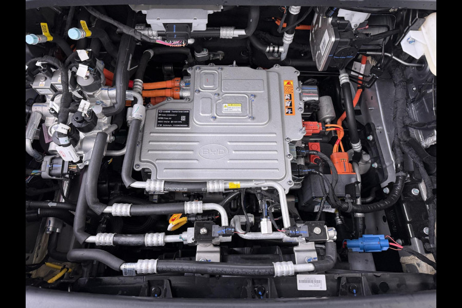 BYD ATTO 2 Boost 45 kWh DIRECT LEVERBAAR | Volledige BYD Fabrieksgarantie t/m 11-2030 of 150.000 km | Stoel & Stuurverwarming | Adaptieve Cruise | 360° Camera | Panoramadak | Dodehoekassistent | Origineel NL Auto