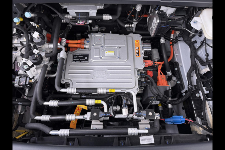 BYD ATTO 2 Boost 45 kWh DIRECT LEVERBAAR | Volledige BYD Fabrieksgarantie t/m 11-2030 of 150.000 km | Stoel & Stuurverwarming | Adaptieve Cruise | 360° Camera | Panoramadak | Dodehoekassistent | Origineel NL Auto