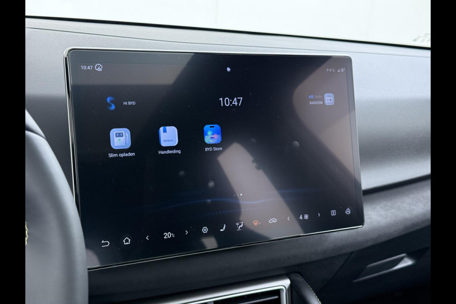 BYD ATTO 2 Boost 45 kWh DIRECT LEVERBAAR | Volledige BYD Fabrieksgarantie t/m 11-2030 of 150.000 km | Stoel & Stuurverwarming | Adaptieve Cruise | 360° Camera | Panoramadak | Dodehoekassistent | Origineel NL Auto