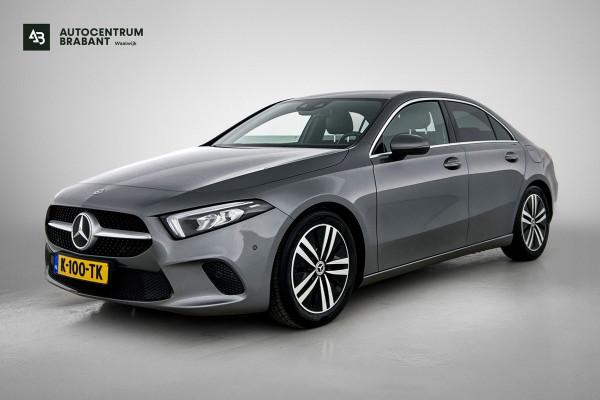 Mercedes-Benz A-Klasse 180 Business Solution Luxury (SFEERVERLICHTING, STOELVERWARMING, LEER, LED, GOED ONDERHOUDEN, 1e EIGENAAR)