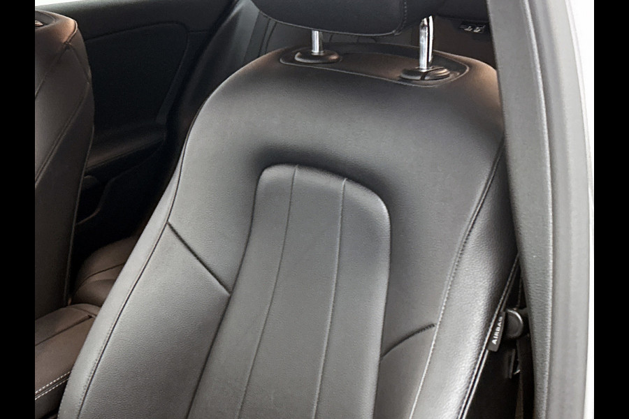 Mercedes-Benz A-Klasse 180 Business Solution Luxury (SFEERVERLICHTING, STOELVERWARMING, LEER, LED, GOED ONDERHOUDEN, 1e EIGENAAR)