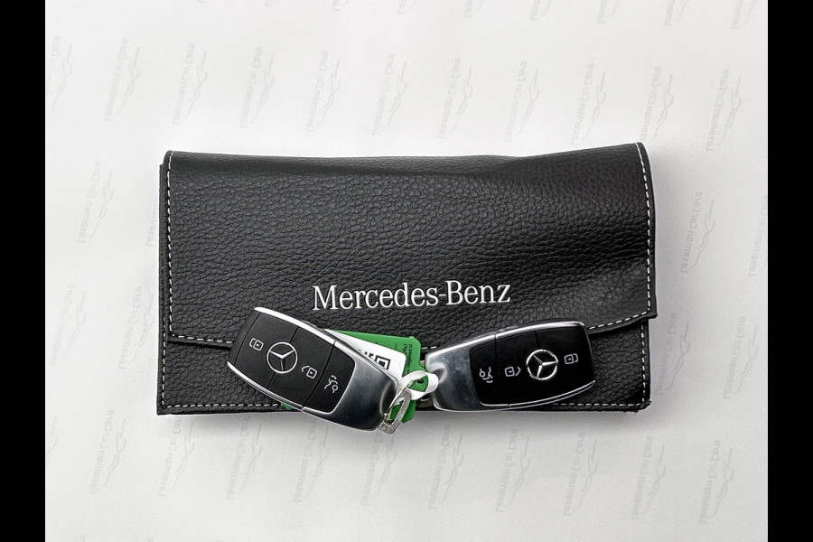 Mercedes-Benz A-Klasse 180 Business Solution Luxury (SFEERVERLICHTING, STOELVERWARMING, LEER, LED, GOED ONDERHOUDEN, 1e EIGENAAR)