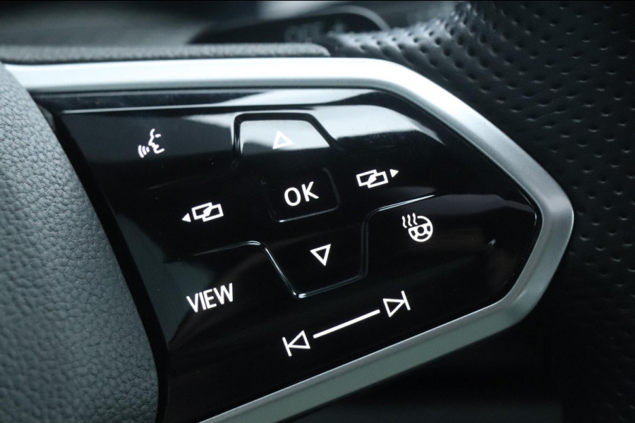 Volkswagen Golf 1.5 eTSI R-Line | 3X R-Line | PANO | IQ.Light | VOL!