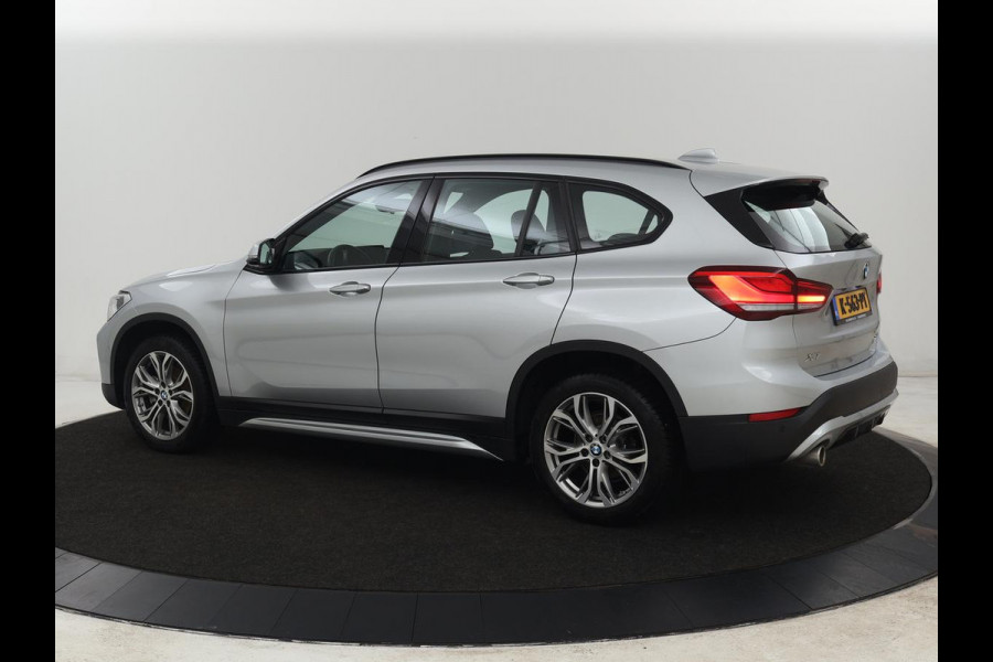 BMW X1 sDrive18i Executive Edition | Sport Line | Head-Up | Camera | Sportstoelen | Half leder | Full LED | Navigatie | Park Assist | Safety Pack | Climate control | Cruise control | DAB