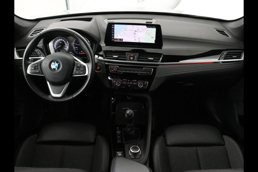 BMW X1 sDrive18i Executive Edition | Sport Line | Head-Up | Camera | Sportstoelen | Half leder | Full LED | Navigatie | Park Assist | Safety Pack | Climate control | Cruise control | DAB