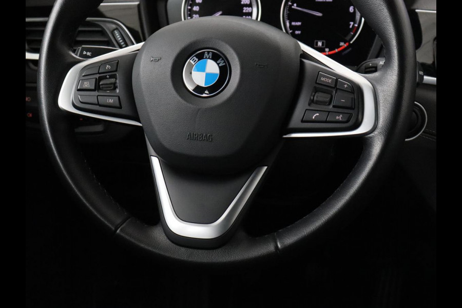 BMW X1 sDrive18i Executive Edition | Sport Line | Head-Up | Camera | Sportstoelen | Half leder | Full LED | Navigatie | Park Assist | Safety Pack | Climate control | Cruise control | DAB