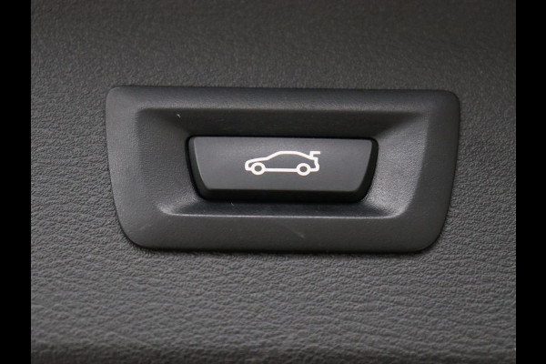 BMW X1 sDrive18i Executive Edition | Sport Line | Head-Up | Camera | Sportstoelen | Half leder | Full LED | Navigatie | Park Assist | Safety Pack | Climate control | Cruise control | DAB