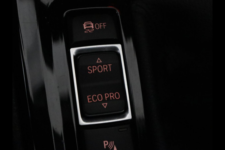 BMW X1 sDrive18i Executive Edition | Sport Line | Head-Up | Camera | Sportstoelen | Half leder | Full LED | Navigatie | Park Assist | Safety Pack | Climate control | Cruise control | DAB