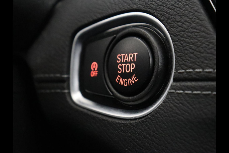 BMW X1 sDrive18i Executive Edition | Sport Line | Head-Up | Camera | Sportstoelen | Half leder | Full LED | Navigatie | Park Assist | Safety Pack | Climate control | Cruise control | DAB