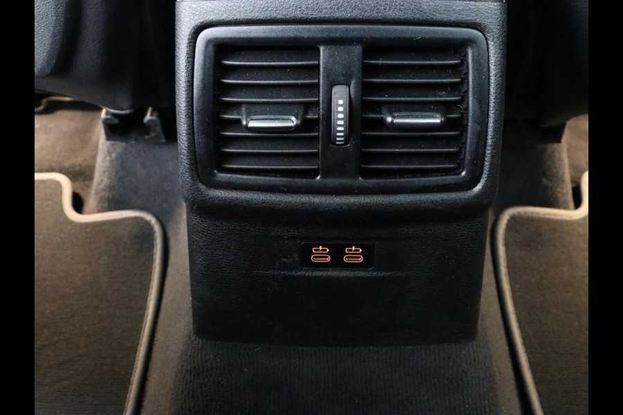 BMW X1 sDrive18i Executive Edition | Sport Line | Head-Up | Camera | Sportstoelen | Half leder | Full LED | Navigatie | Park Assist | Safety Pack | Climate control | Cruise control | DAB