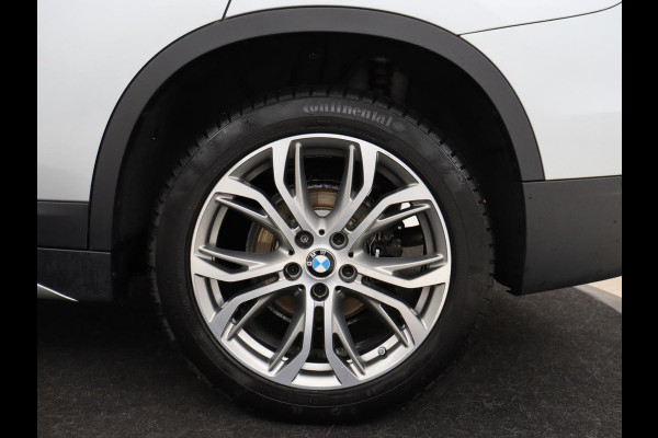 BMW X1 sDrive18i Executive Edition | Sport Line | Head-Up | Camera | Sportstoelen | Half leder | Full LED | Navigatie | Park Assist | Safety Pack | Climate control | Cruise control | DAB
