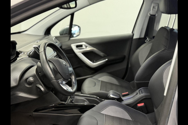 Peugeot 2008 1.2 PureTech Allure Navigatie Parkeersensoren achter Cruise Control Climate Control Half leder Lichtmetalen velgen Getinte ramen