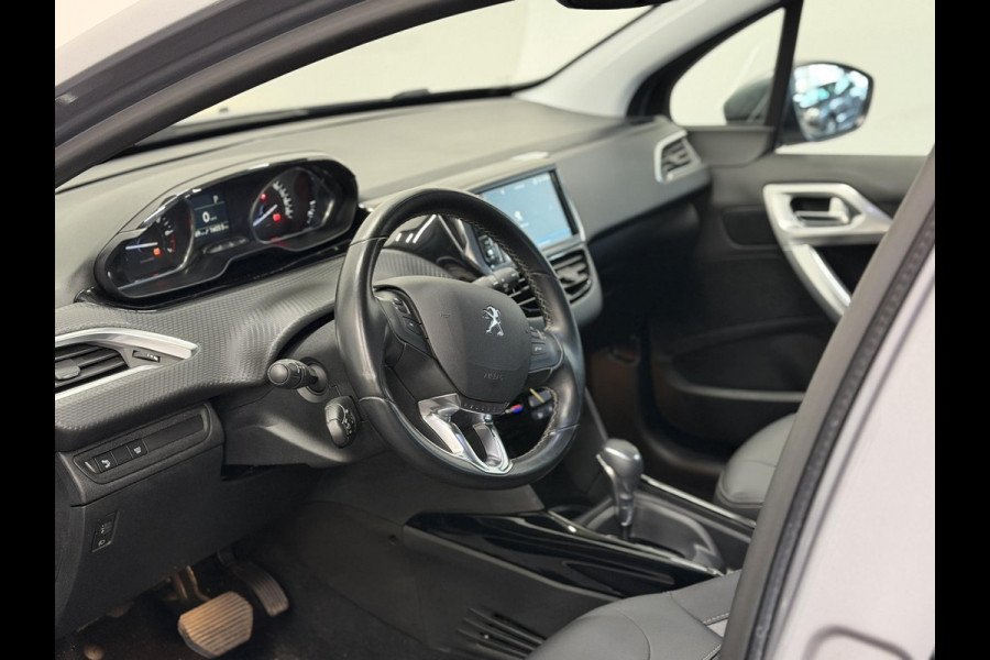 Peugeot 2008 1.2 PureTech Allure Navigatie Parkeersensoren achter Cruise Control Climate Control Half leder Lichtmetalen velgen Getinte ramen