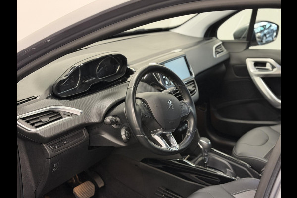 Peugeot 2008 1.2 PureTech Allure Navigatie Parkeersensoren achter Cruise Control Climate Control Half leder Lichtmetalen velgen Getinte ramen