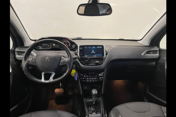 Peugeot 2008 1.2 PureTech Allure Navigatie Parkeersensoren achter Cruise Control Climate Control Half leder Lichtmetalen velgen Getinte ramen