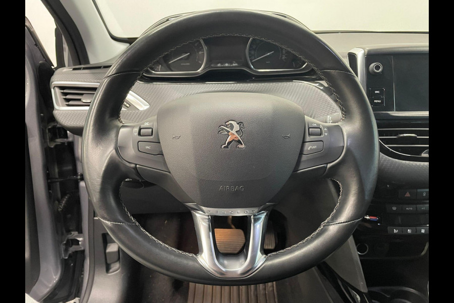 Peugeot 2008 1.2 PureTech Allure Navigatie Parkeersensoren achter Cruise Control Climate Control Half leder Lichtmetalen velgen Getinte ramen