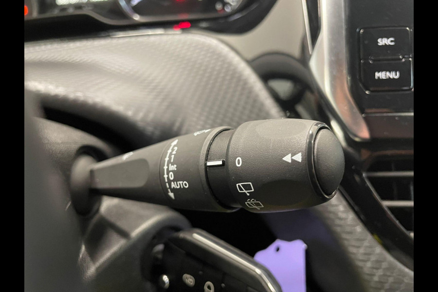 Peugeot 2008 1.2 PureTech Allure Navigatie Parkeersensoren achter Cruise Control Climate Control Half leder Lichtmetalen velgen Getinte ramen