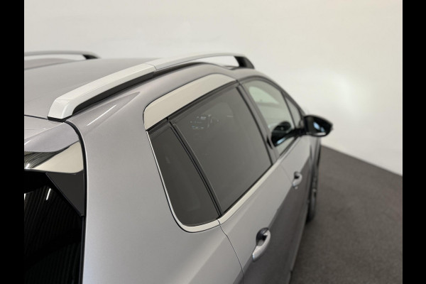 Peugeot 2008 1.2 PureTech Allure Navigatie Parkeersensoren achter Cruise Control Climate Control Half leder Lichtmetalen velgen Getinte ramen