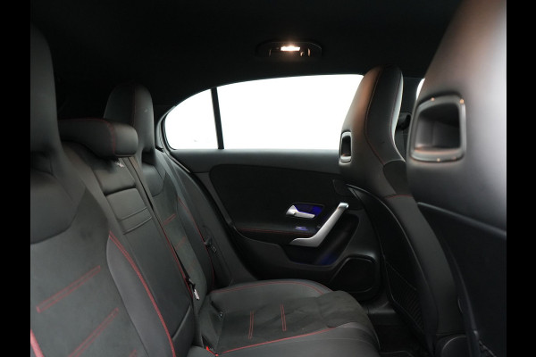 Mercedes-Benz A-Klasse 250 e AMG Line Plug In Hybrid 218pk Dealer O.H. PHEV | Widescreen Navi | Camera | Alcantara Sportstoelen Verwarmd | Keyless | Sfeerverlichting | Cruise Control | Virtual | DAB | 18"L.M |