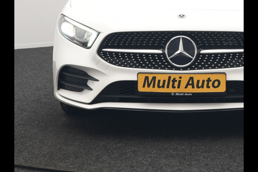 Mercedes-Benz A-Klasse 250 e AMG Line Plug In Hybrid 218pk Dealer O.H. PHEV | Widescreen Navi | Camera | Alcantara Sportstoelen Verwarmd | Keyless | Sfeerverlichting | Cruise Control | Virtual | DAB | 18"L.M |