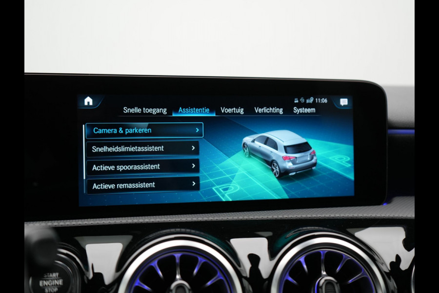 Mercedes-Benz A-Klasse 250 e AMG Line Plug In Hybrid 218pk Dealer O.H. PHEV | Widescreen Navi | Camera | Alcantara Sportstoelen Verwarmd | Keyless | Sfeerverlichting | Cruise Control | Virtual | DAB | 18"L.M |