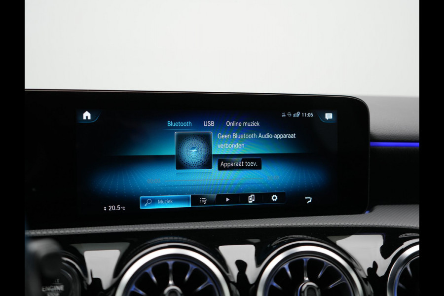 Mercedes-Benz A-Klasse 250 e AMG Line Plug In Hybrid 218pk Dealer O.H. PHEV | Widescreen Navi | Camera | Alcantara Sportstoelen Verwarmd | Keyless | Sfeerverlichting | Cruise Control | Virtual | DAB | 18"L.M |