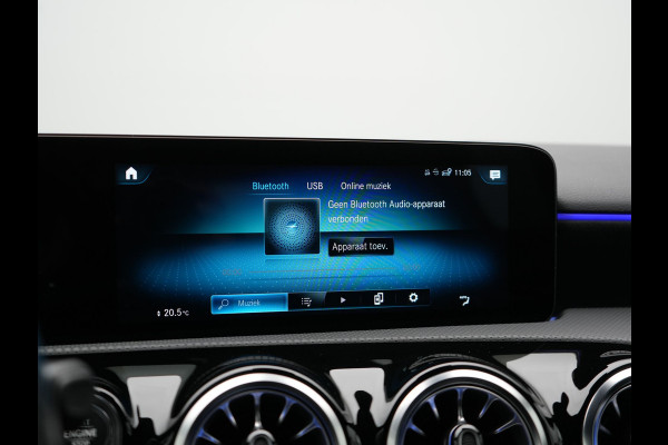 Mercedes-Benz A-Klasse 250 e AMG Line Plug In Hybrid 218pk Dealer O.H. PHEV | Widescreen Navi | Camera | Alcantara Sportstoelen Verwarmd | Keyless | Sfeerverlichting | Cruise Control | Virtual | DAB | 18"L.M |