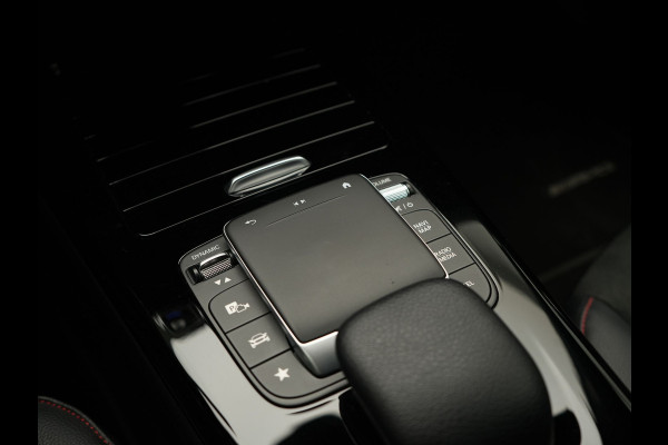 Mercedes-Benz A-Klasse 250 e AMG Line Plug In Hybrid 218pk Dealer O.H. PHEV | Widescreen Navi | Camera | Alcantara Sportstoelen Verwarmd | Keyless | Sfeerverlichting | Cruise Control | Virtual | DAB | 18"L.M |