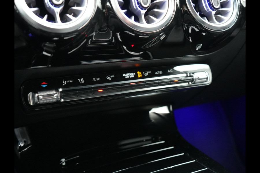 Mercedes-Benz A-Klasse 250 e AMG Line Plug In Hybrid 218pk Dealer O.H. PHEV | Widescreen Navi | Camera | Alcantara Sportstoelen Verwarmd | Keyless | Sfeerverlichting | Cruise Control | Virtual | DAB | 18"L.M |