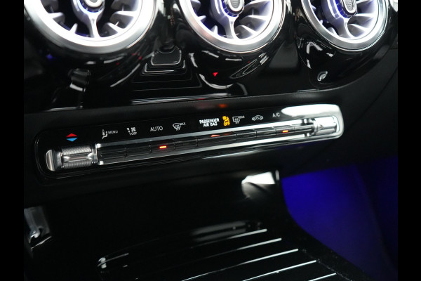 Mercedes-Benz A-Klasse 250 e AMG Line Plug In Hybrid 218pk Dealer O.H. PHEV | Widescreen Navi | Camera | Alcantara Sportstoelen Verwarmd | Keyless | Sfeerverlichting | Cruise Control | Virtual | DAB | 18"L.M |