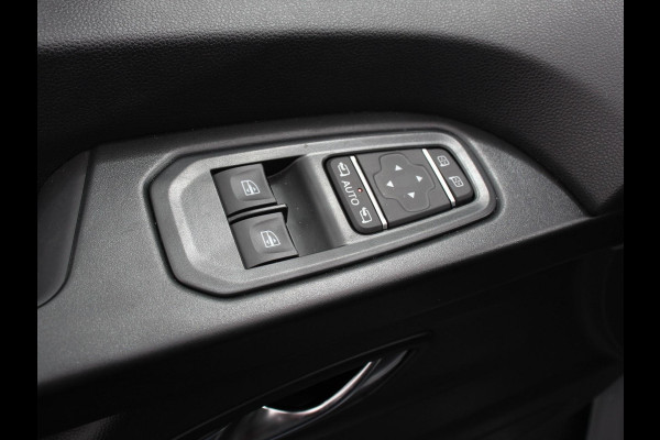 Renault Trafic 2.0 Blue dC1 150 EDC T29 L2H1 Extra Dubbele Cabine Navigatie Airco Lichtmetalen velgen Betimmering Trekhaak Camera Parkeer sensoren Dab