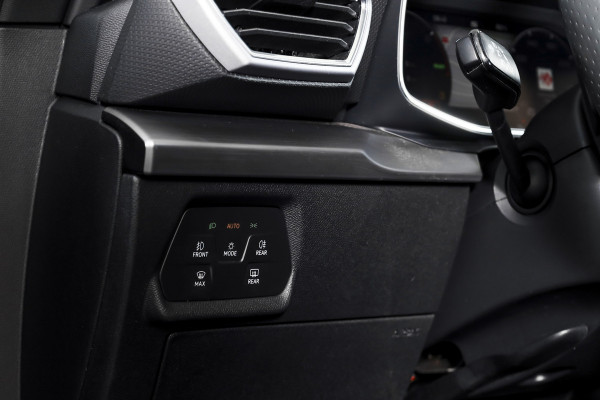 Seat Leon 1.4 TSI eHybrid 204 PK PHEV FR Business Intense - Automaat | S/K-Dak | Dig. Cockpit | Adapt. Cruise | Stoel-+Stuurverw. | PDC | Camera | NAV + App. Connect | ECC | LM 18" |