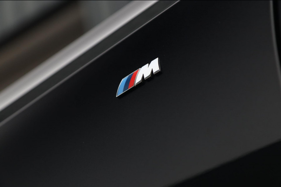 BMW 3-serie 330i M Sport / PANO / KEYLESS / ACC / CAMERA / DODEHOEK / CARPLAY