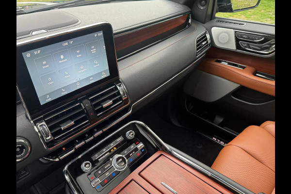 Lincoln Navigator 3.5L V6 Lang Black Label