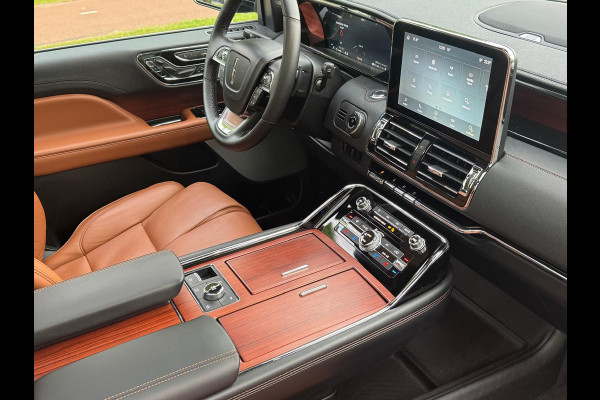 Lincoln Navigator 3.5L V6 Lang Black Label