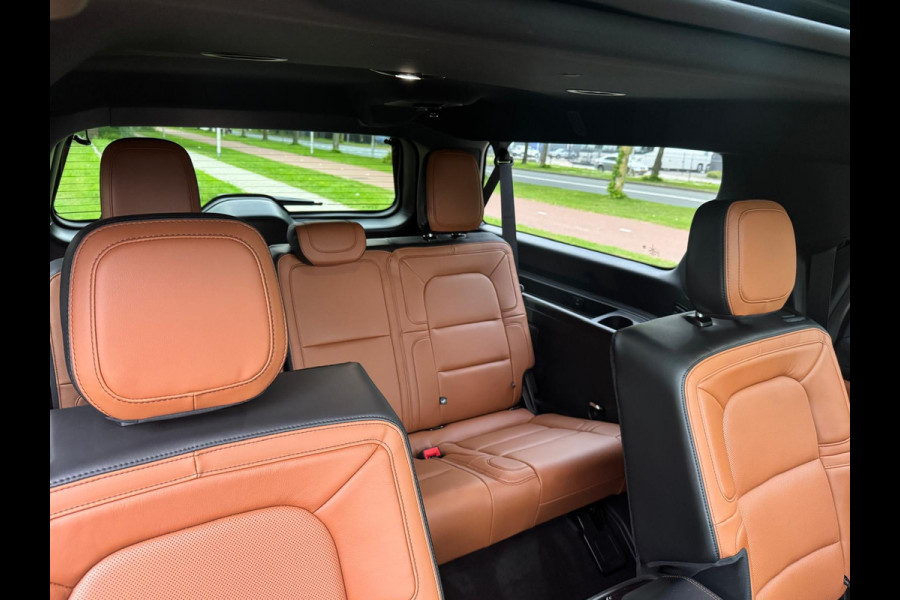 Lincoln Navigator 3.5L V6 Lang Black Label