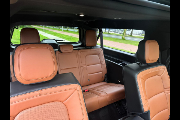 Lincoln Navigator 3.5L V6 Lang Black Label