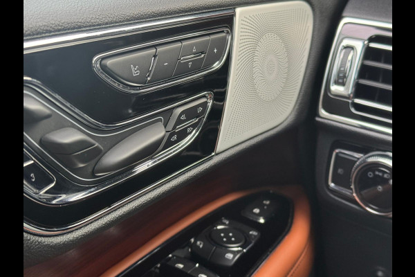 Lincoln Navigator 3.5L V6 Lang Black Label