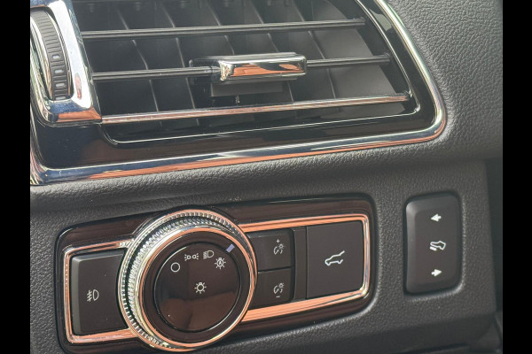 Lincoln Navigator 3.5L V6 Lang Black Label