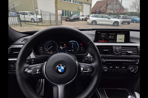 BMW 3 Serie Touring F31 M Sport Apple CarPlay 6WB virtual dash Breedset NAP NL 318i M Sport Edition